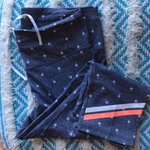 Old Navy Active high rise crop leggings XL